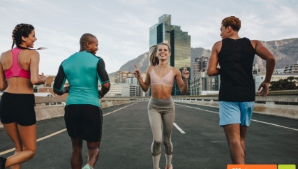 Chạy lùi là bài tập hữu ích giúp runner phục hồi sau chấn thương